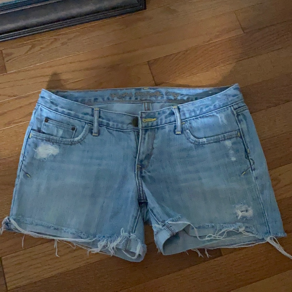 Ruehl No.925 denim shorts — size 26